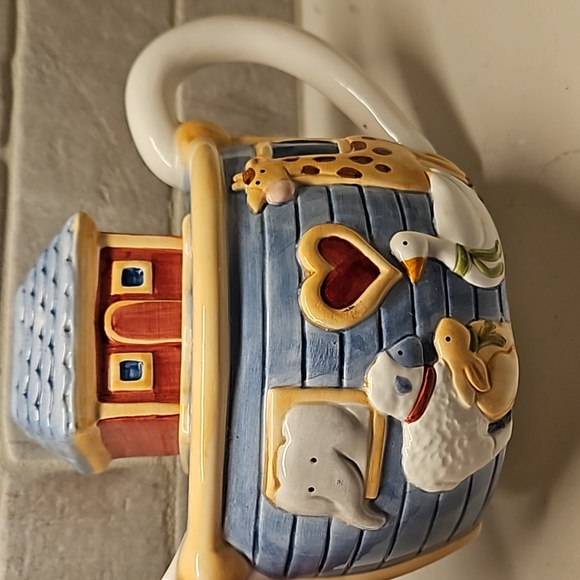Teapot, Noah's Ark - Picture 2 of 7